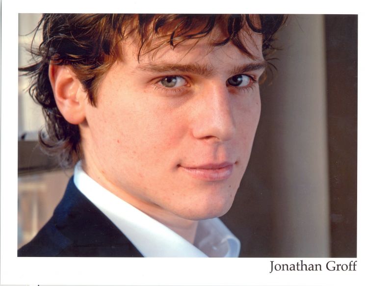 Jonathan Groff