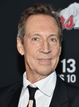 Jonathan Hyde