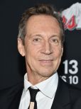 Jonathan Hyde