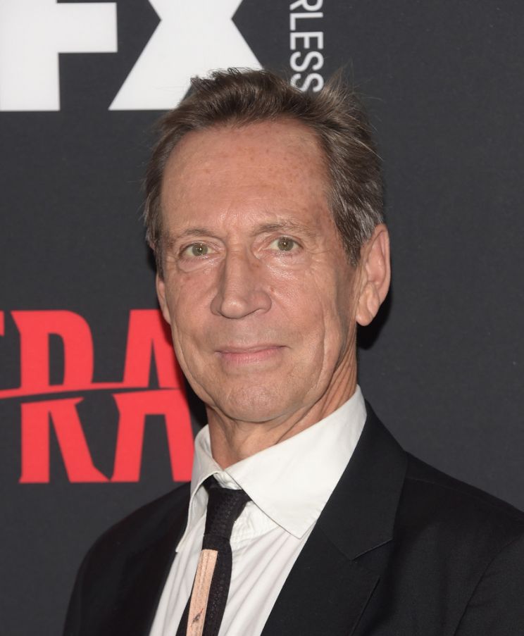 Jonathan Hyde