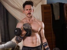 Jonathan Tucker