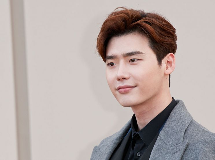 Jong-Suk Lee