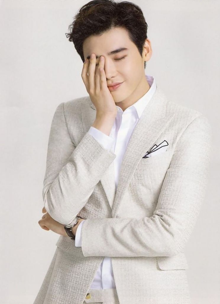 Jong-Suk Lee