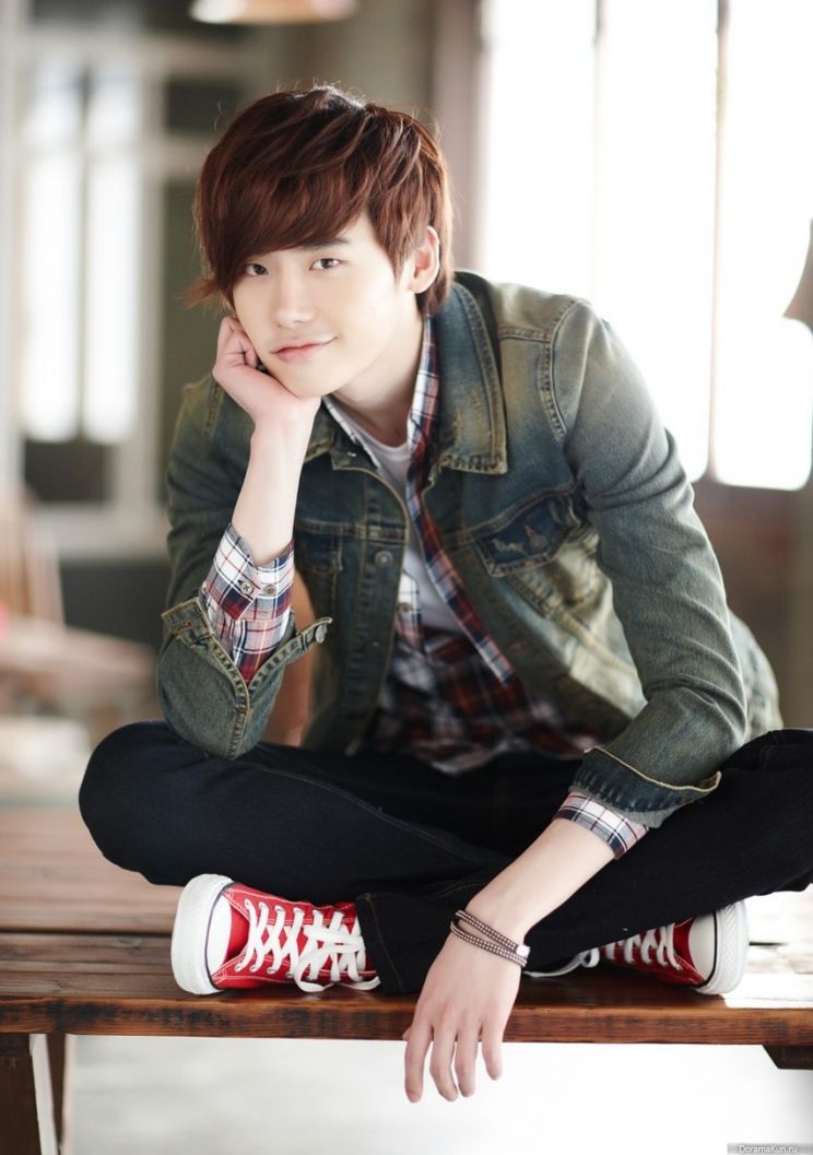 Jong-Suk Lee