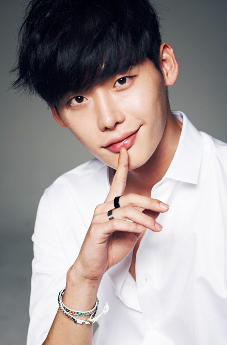 Jong-Suk Lee