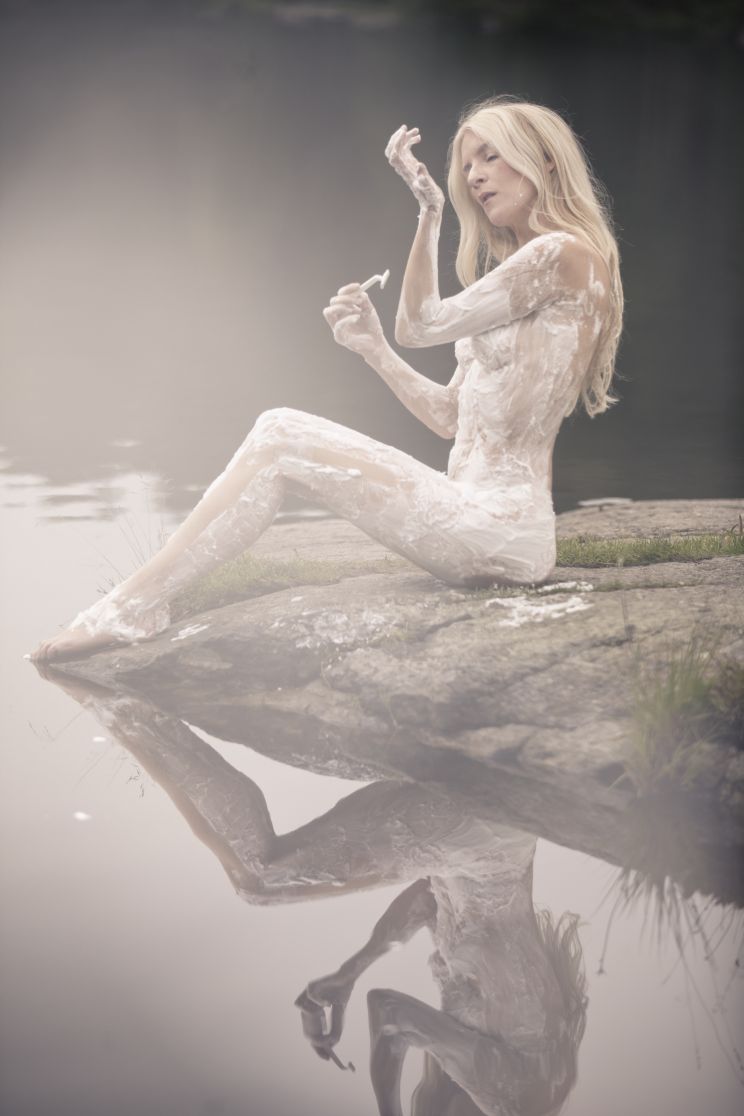 Jonna Lee