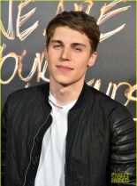 Jonny Weston photo