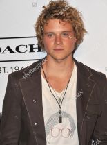 Jonny Weston photo