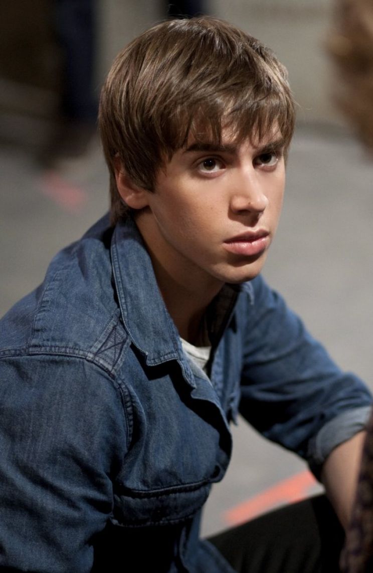 Jordan Gavaris