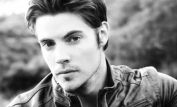 Josh Henderson