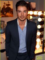 Josh Henderson photo