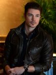 Josh Henderson