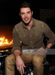 Josh Henderson