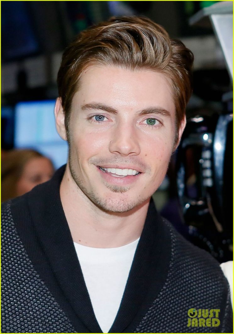 Josh Henderson