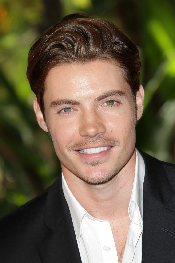 Josh Henderson