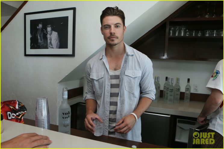 Josh Henderson
