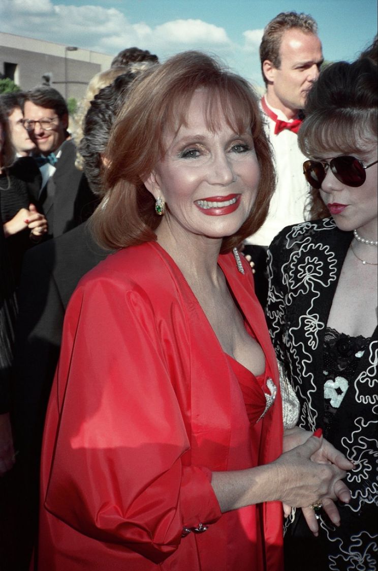 Judy L Helkenberg
