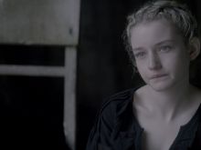 Julia Garner