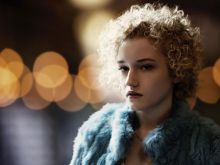 Julia Garner