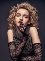 Julia Garner