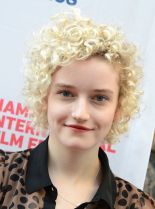 Julia Garner