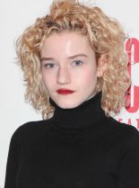 Julia Garner