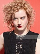 Julia Garner