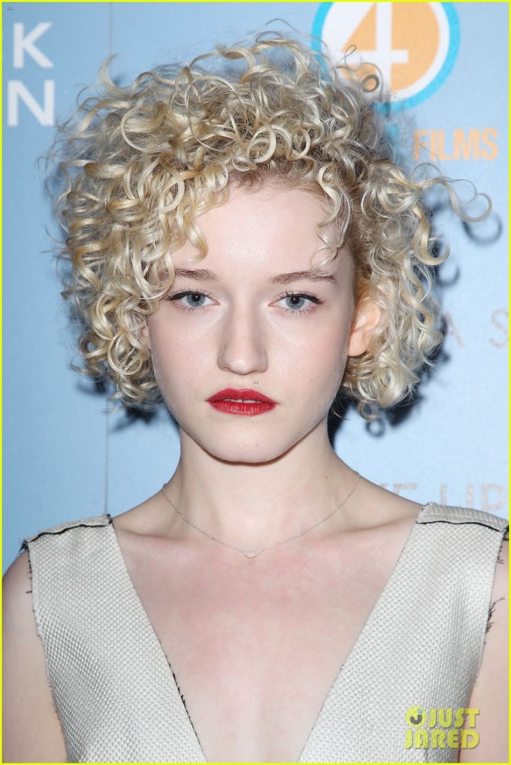 Julia Garner