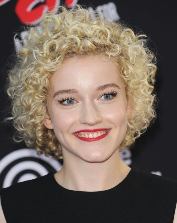 Julia Garner