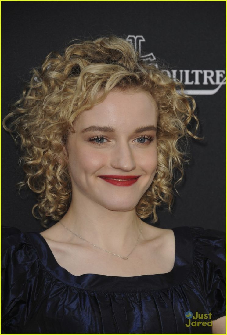 Julia Garner