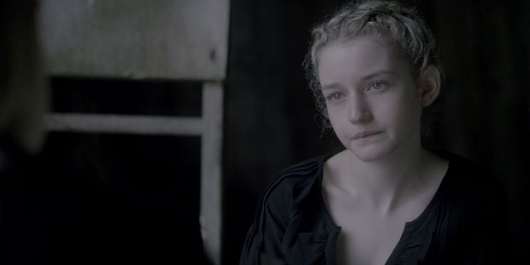 Julia Garner