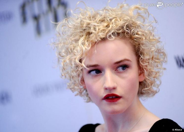 Julia Garner