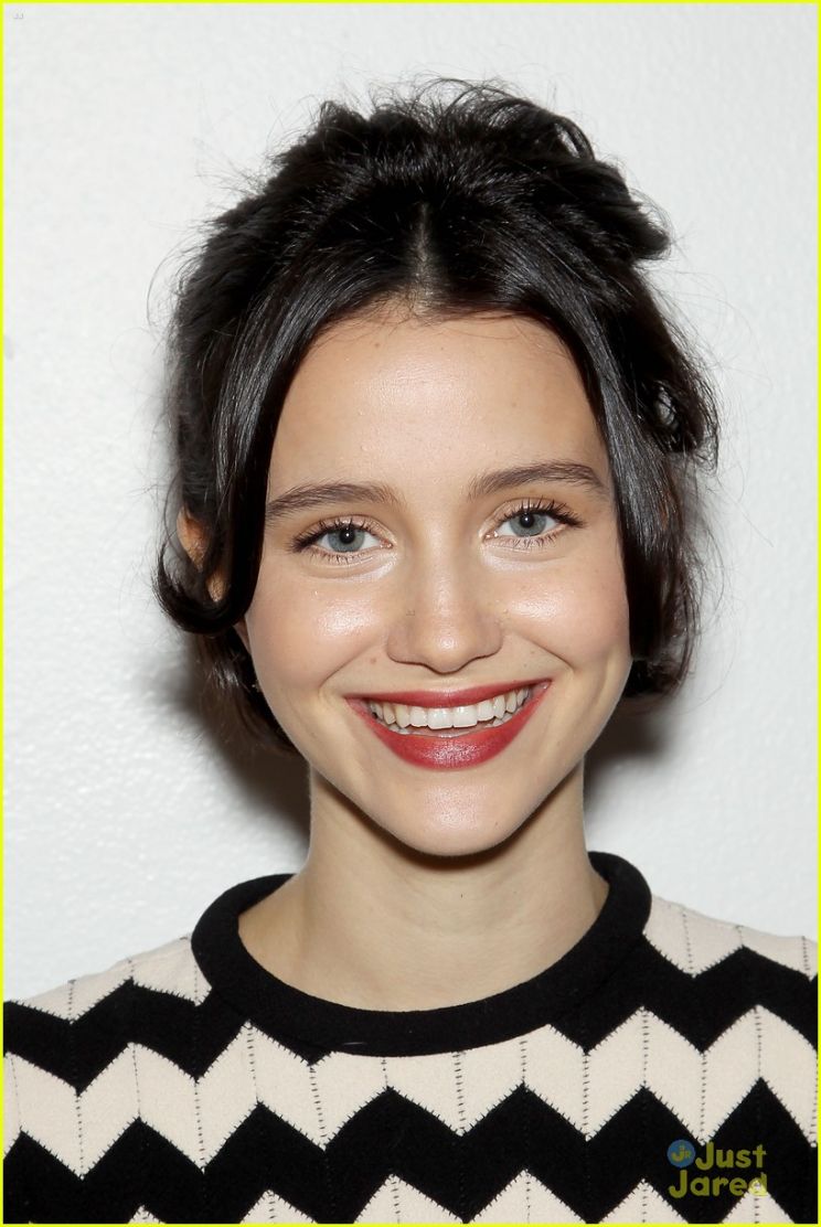 Julia Goldani Telles