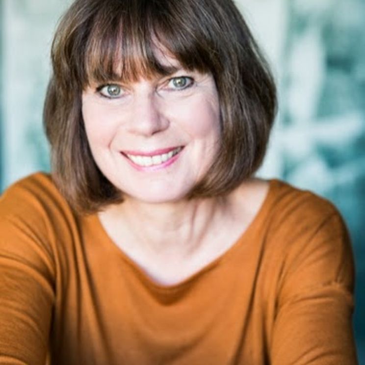 Julia Hills