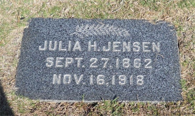 Julia Hills