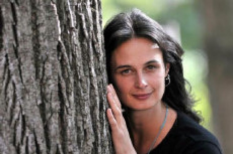 Julia Hills