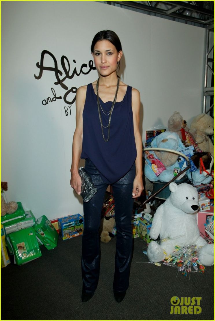 Julia Jones