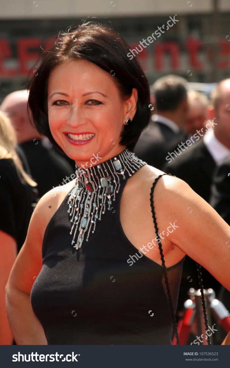 Julia Nickson