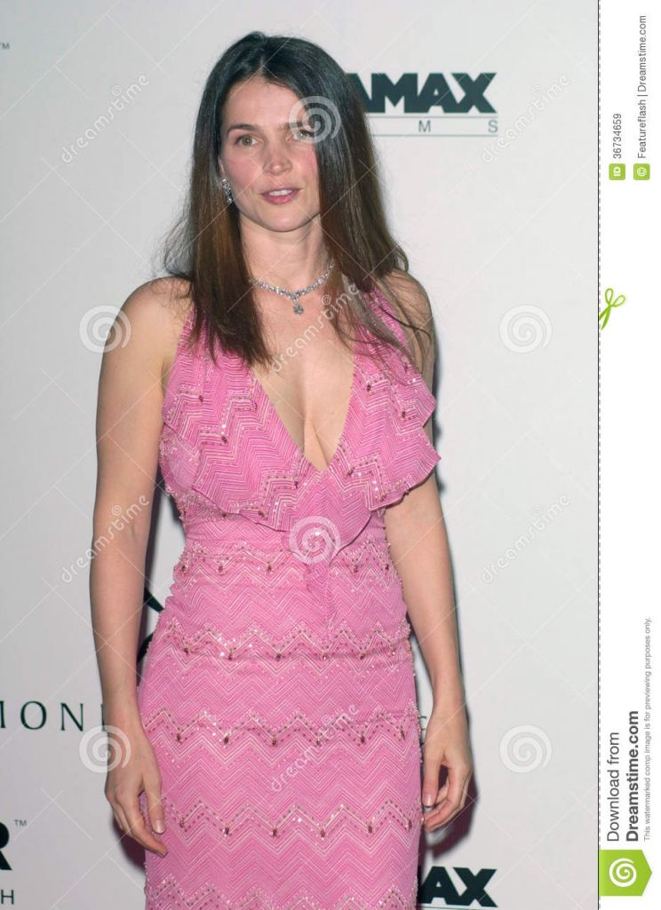 Julia Ormond
