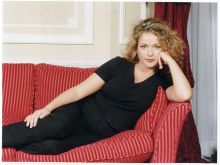 Julia Sawalha