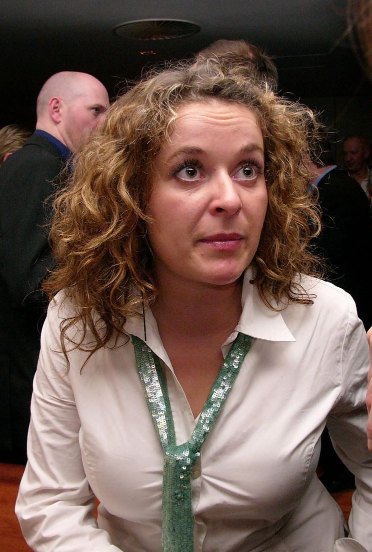 Julia Sawalha