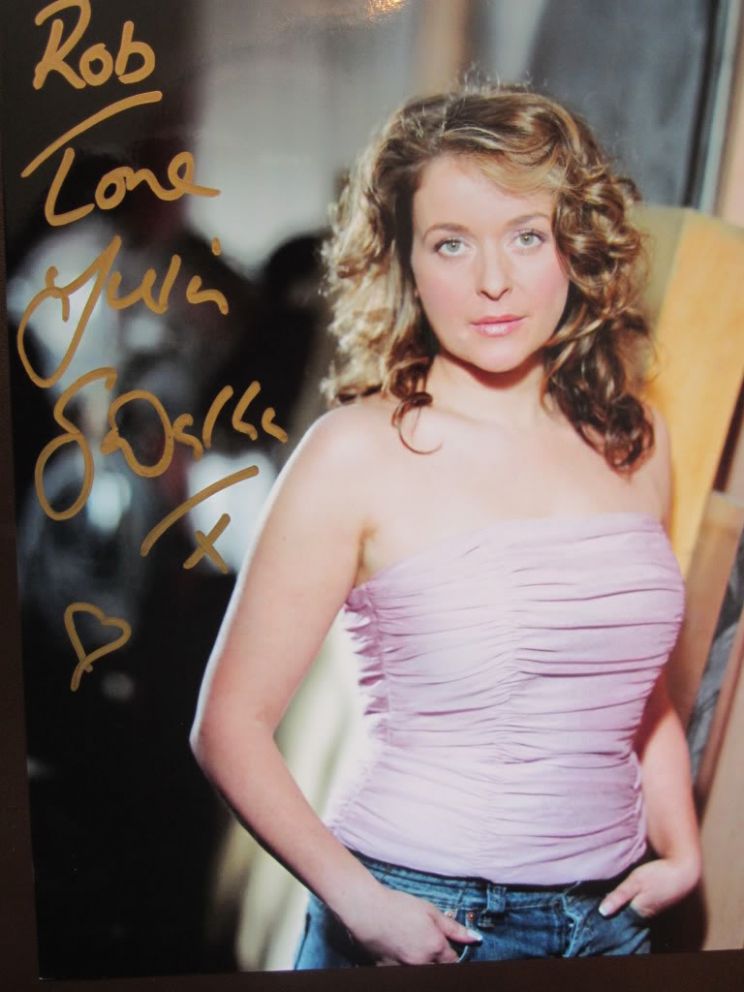Julia Sawalha