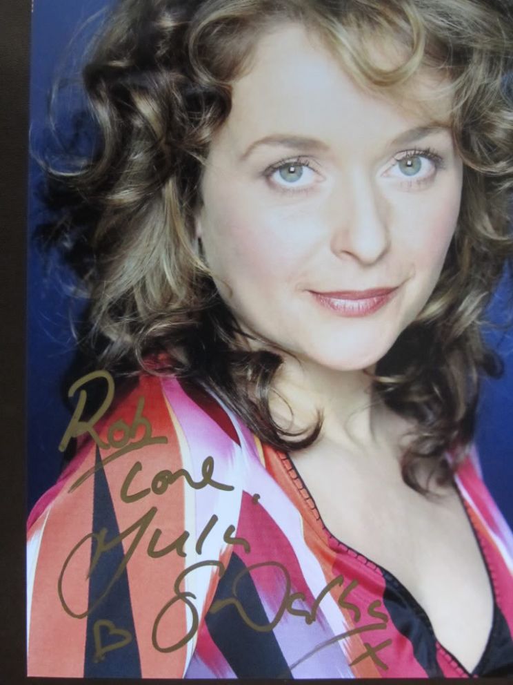 Julia Sawalha