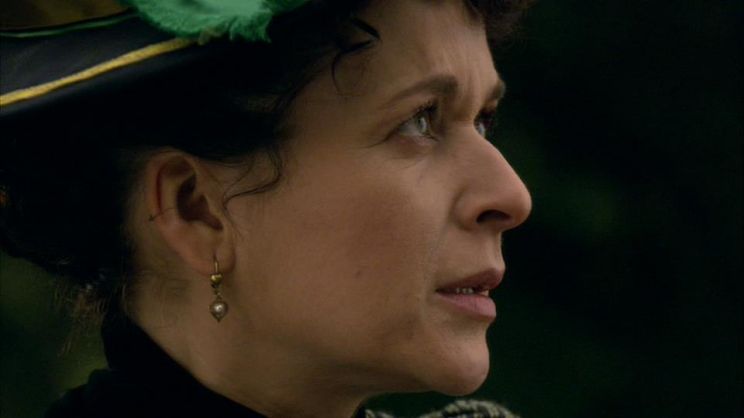 Julia Sawalha