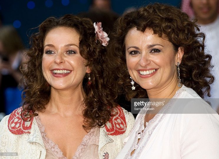 Julia Sawalha