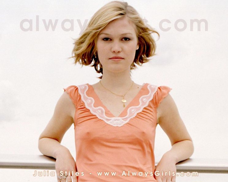 Julia Stiles