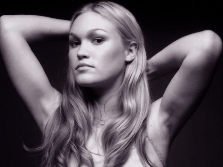 Julia Stiles