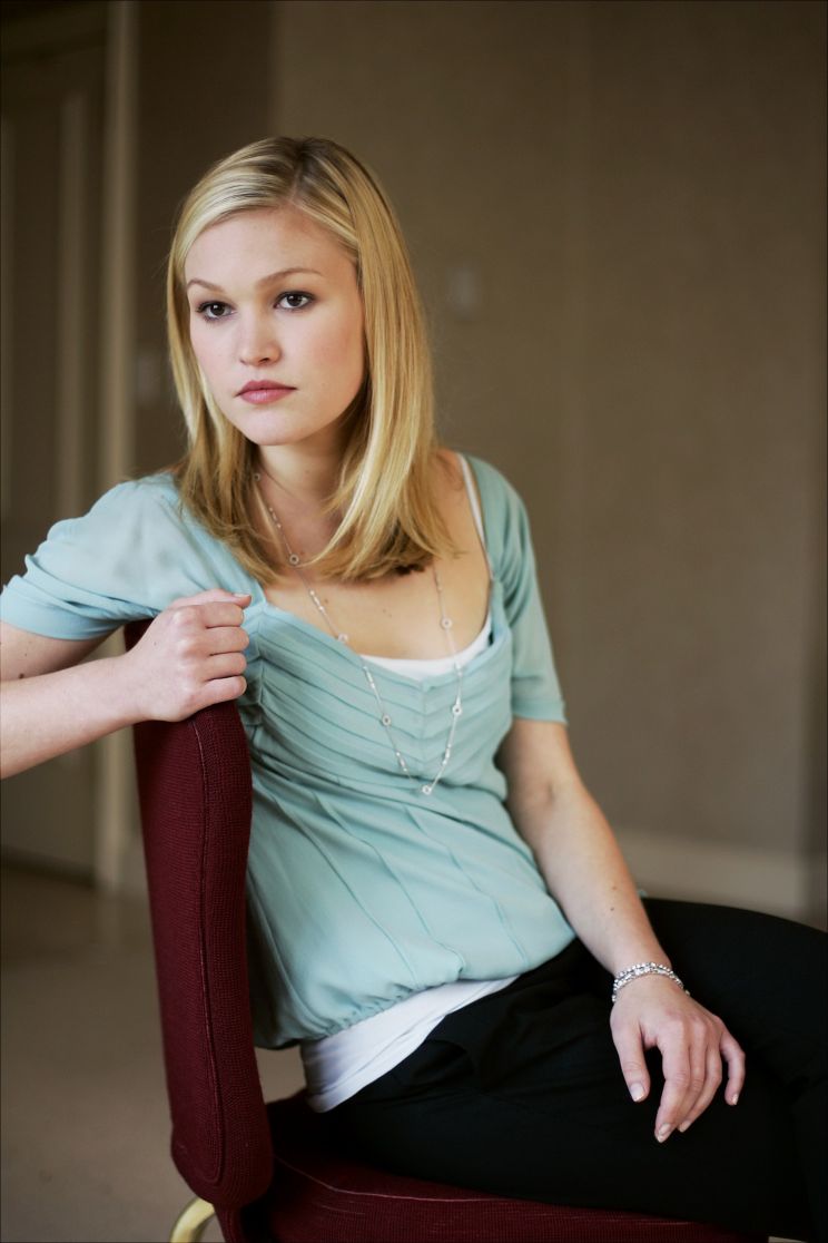 Julia Stiles