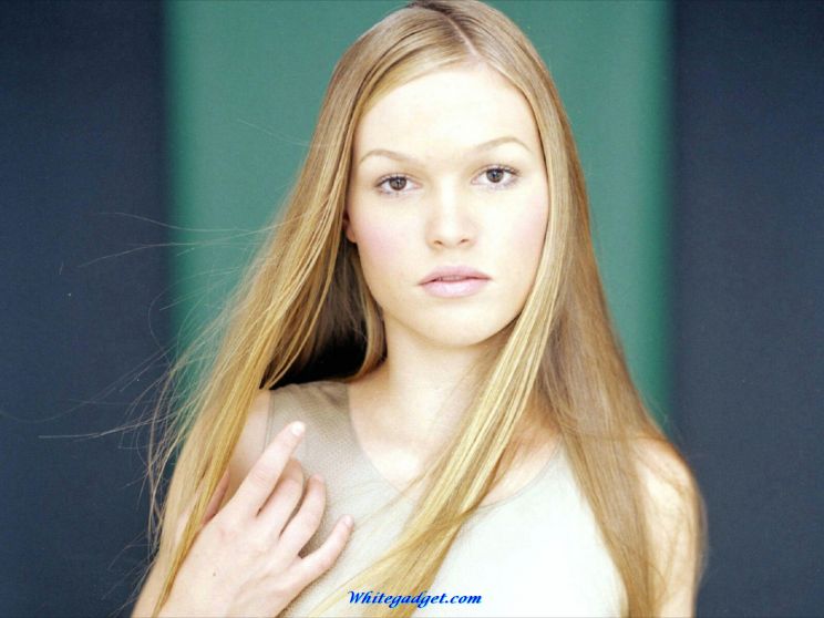 Julia Stiles