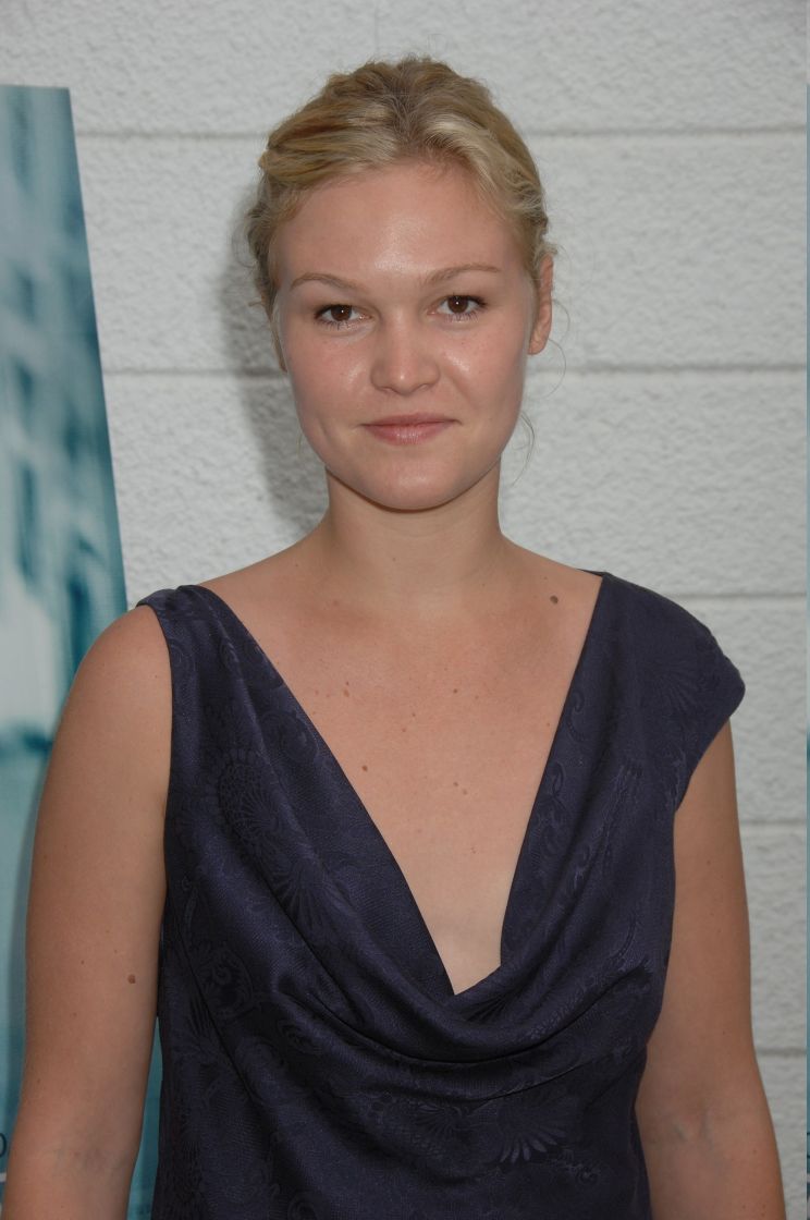 Julia Stiles